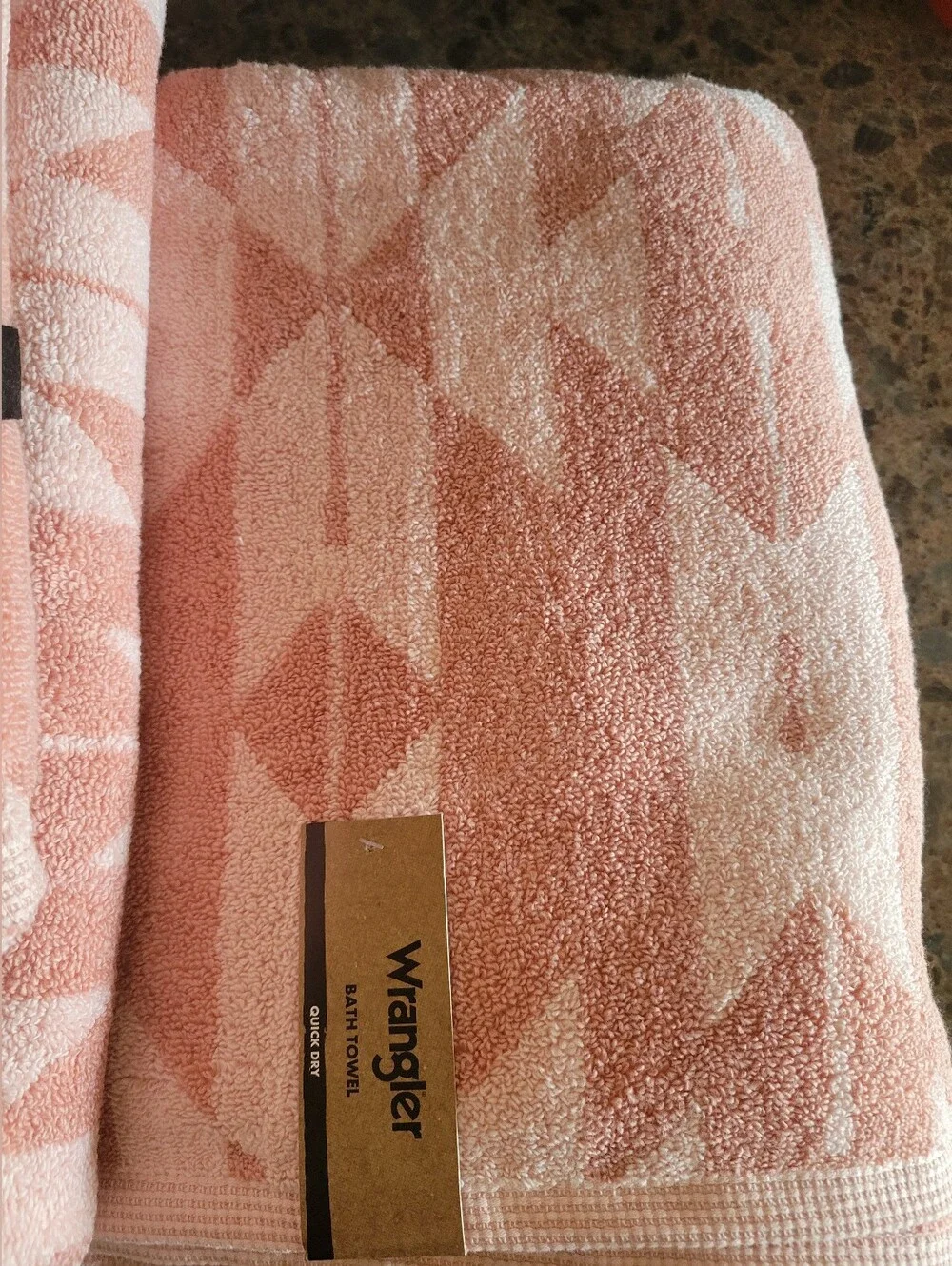 Wrangler‎ Southwest Diamond Aztec Pink Bath Towel Set New *2 bath *2 hand towels
